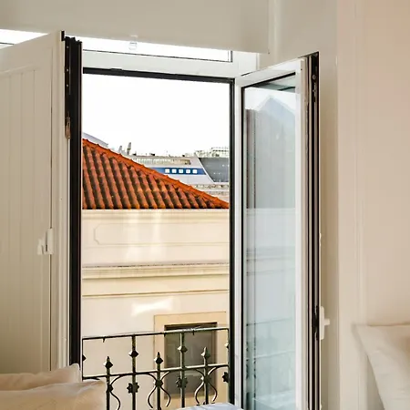 Improved Central Lisbon 41Br Riverfront Wac
