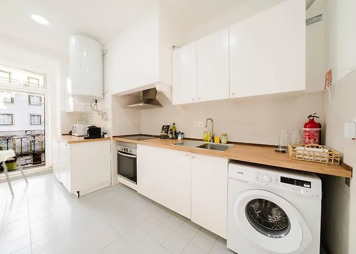 New&improved 41 Bedriver Front * Lisbon