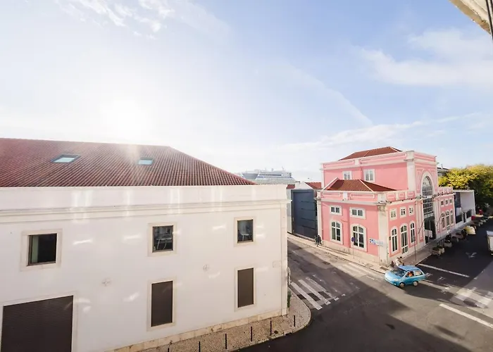 New&improved 41 Bedriver Front Apartment