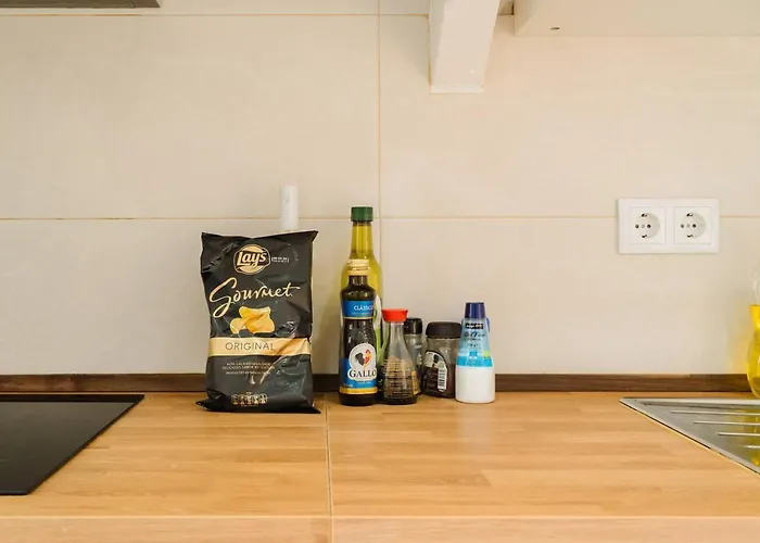 New&improved 41 Bedriver Front * Lisbon