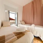 New&improved 41 Bedriver Front * Lisbon